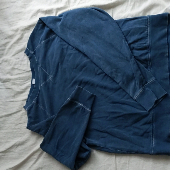 Sweater - Picture 1 of 2